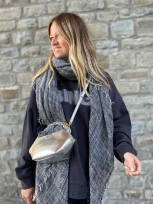 Blurred Lettering Print Women's Round Neck Sweatshirt-ABS2504BK