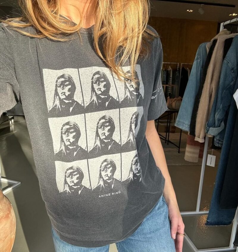 Women's Short-sleeved T-shirt with Multiple Portrait Prints and Washed and Distressed Tops-ABT06BK